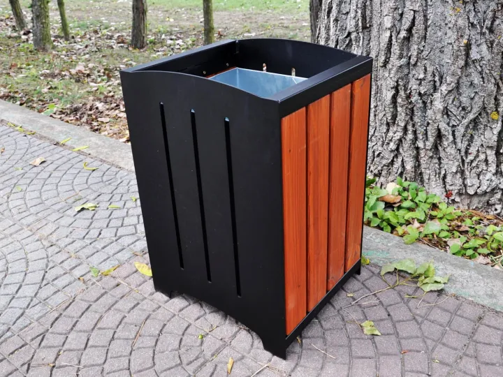 1. Ekskluzywny kosz Brico 45 l.jpg